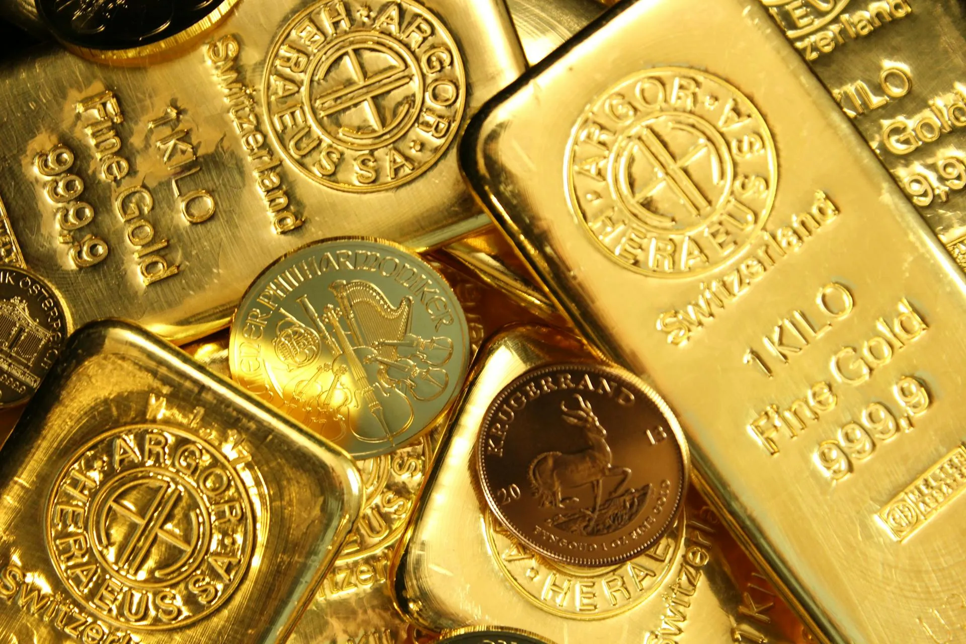 Malaysian Investment Banker Reveals The Future of GOLD